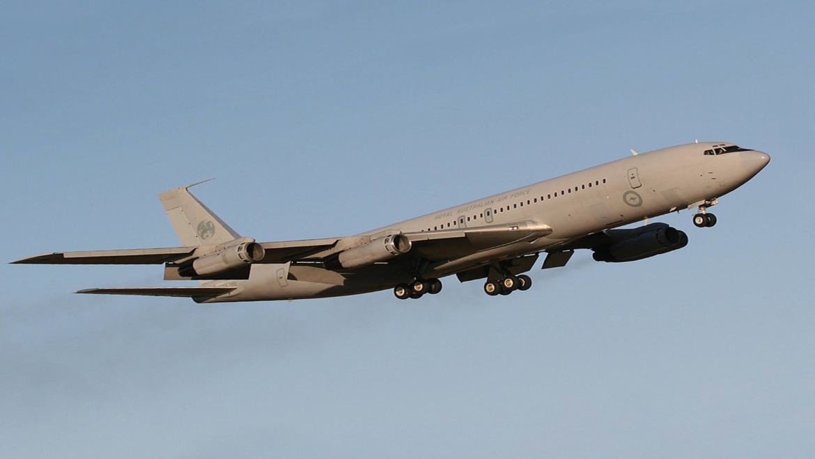 33 Squadron Boeing 707